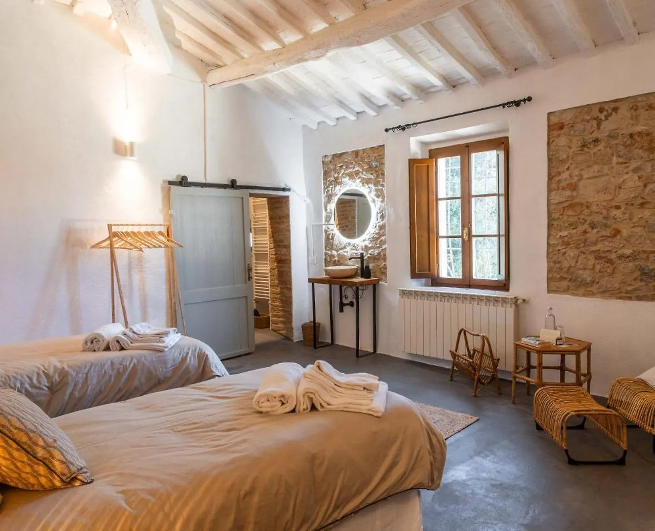 Borgo Belsedere - Apartments At A Historic Estate In Tuscany Trequanda Italy